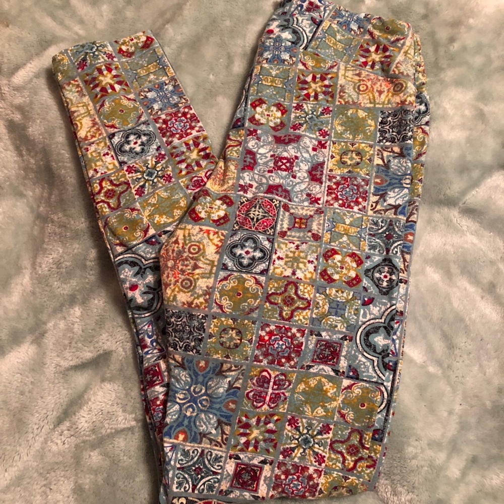 OS LuLaRoe “stained glass” unicorn print!